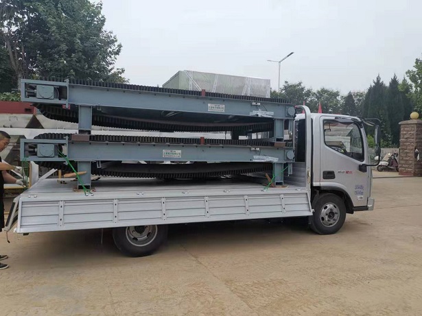 定量給料機(jī)裝車發(fā)貨現(xiàn)場